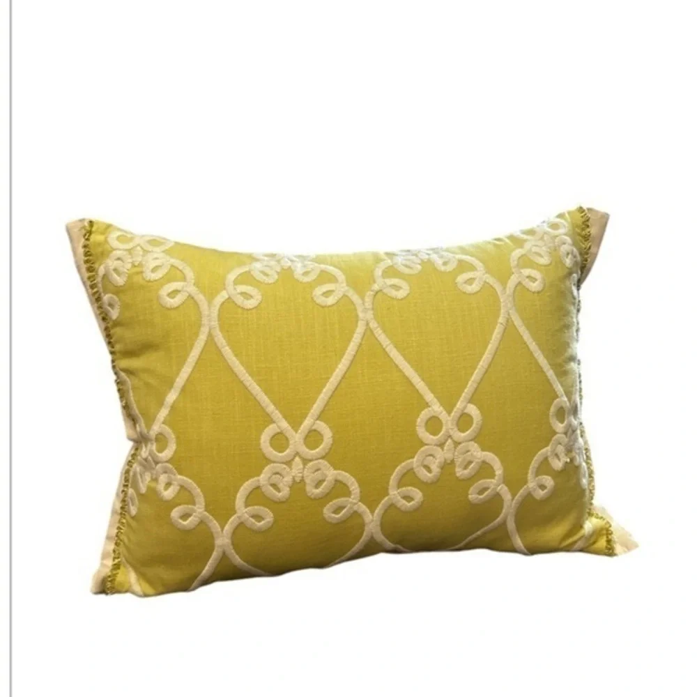 Eastern Accents Loop De Loom Antoinette Boudoir Pillow